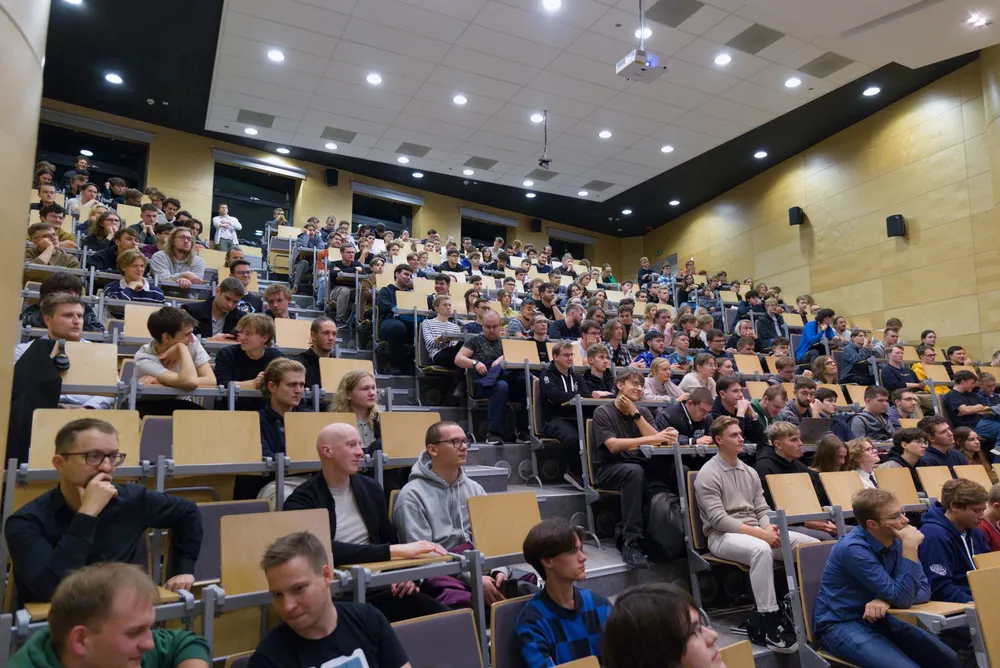 Zdjęcie studentów biorących udział w inauguracji koła naukowego BIT w roku 2025/2026